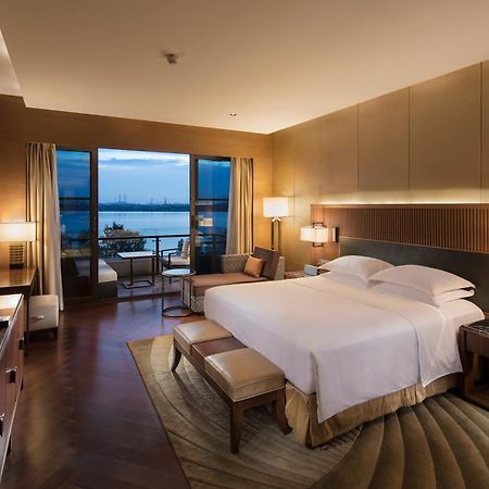 Hilton Wuhan Optics Valley Kültér fotó