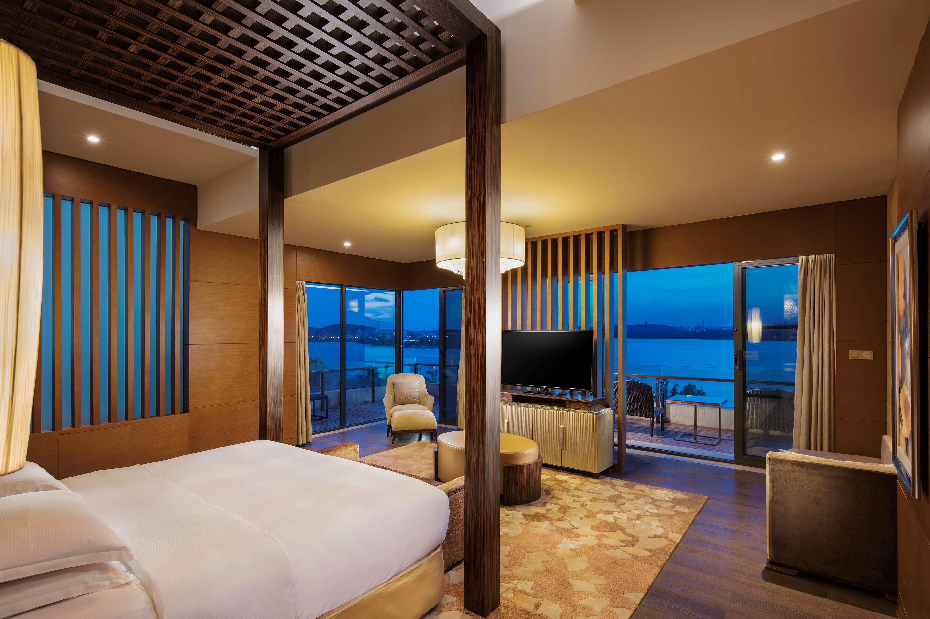 Hilton Wuhan Optics Valley Kültér fotó