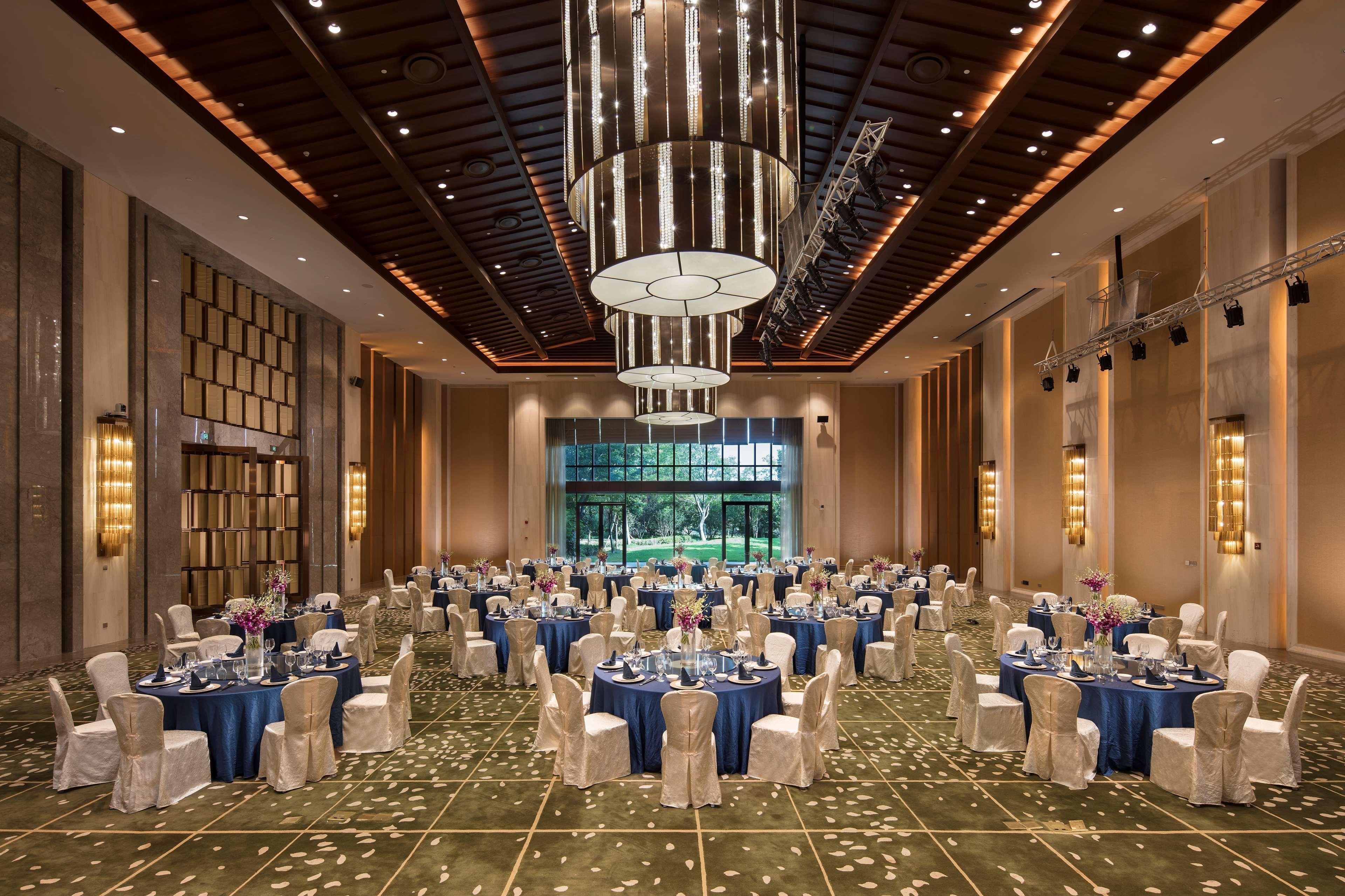 Hilton Wuhan Optics Valley Kültér fotó