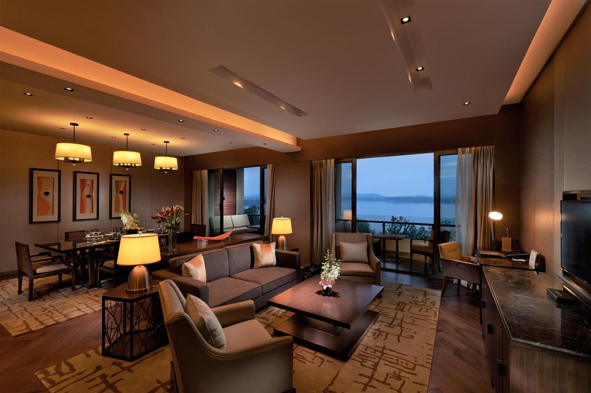 Hilton Wuhan Optics Valley Kültér fotó
