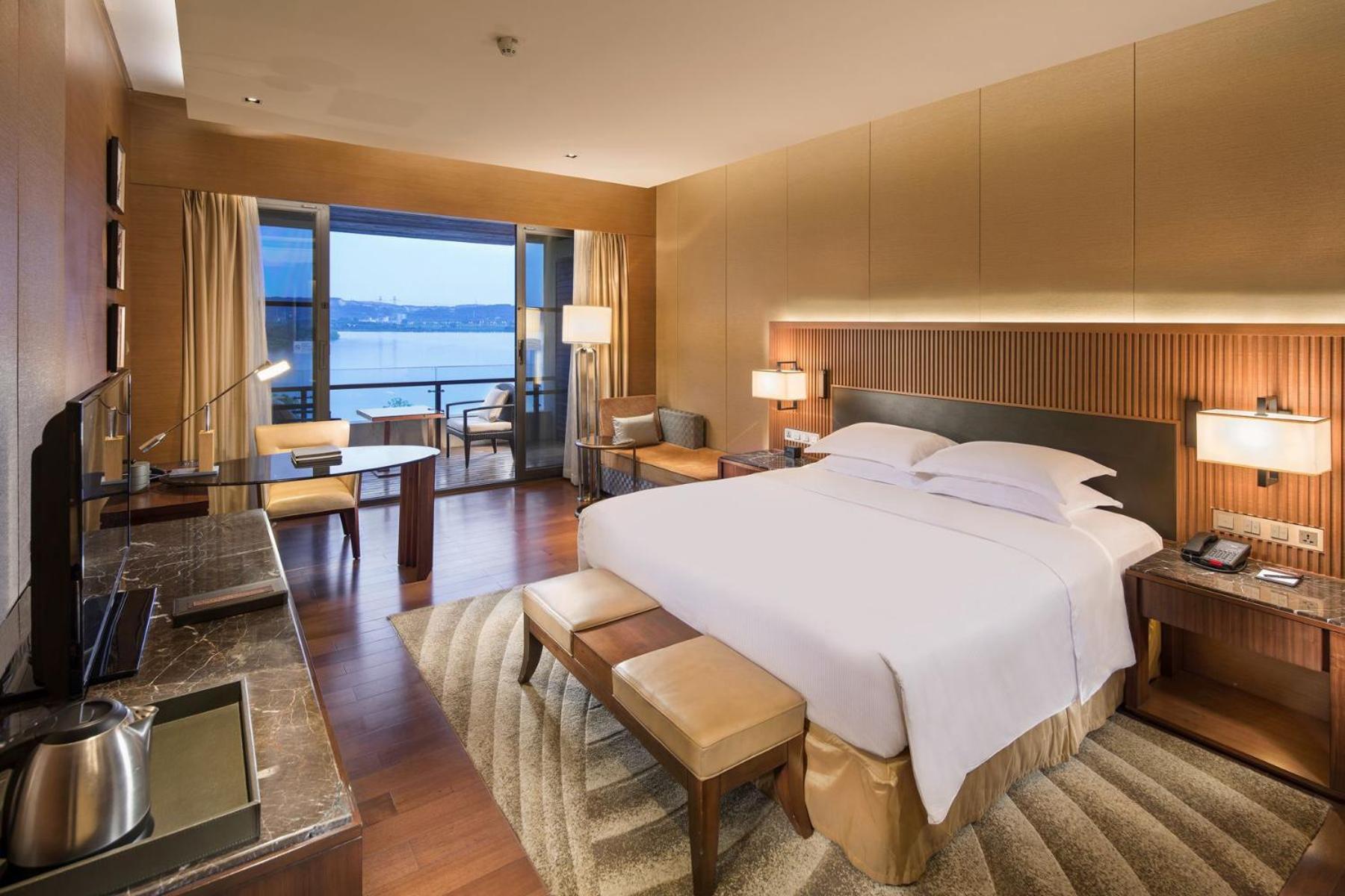 Hilton Wuhan Optics Valley Kültér fotó