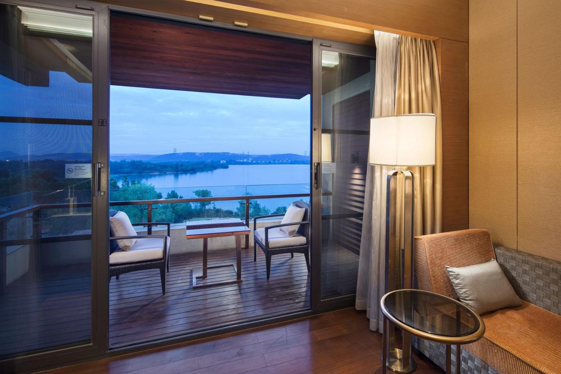 Hilton Wuhan Optics Valley Kültér fotó