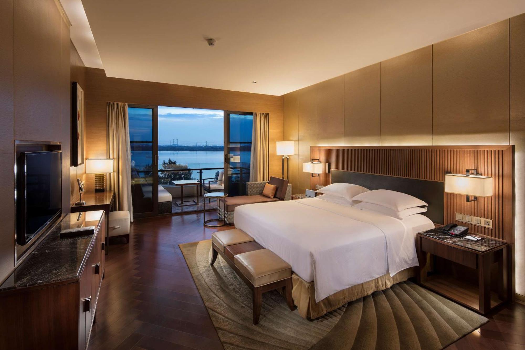 Hilton Wuhan Optics Valley Kültér fotó