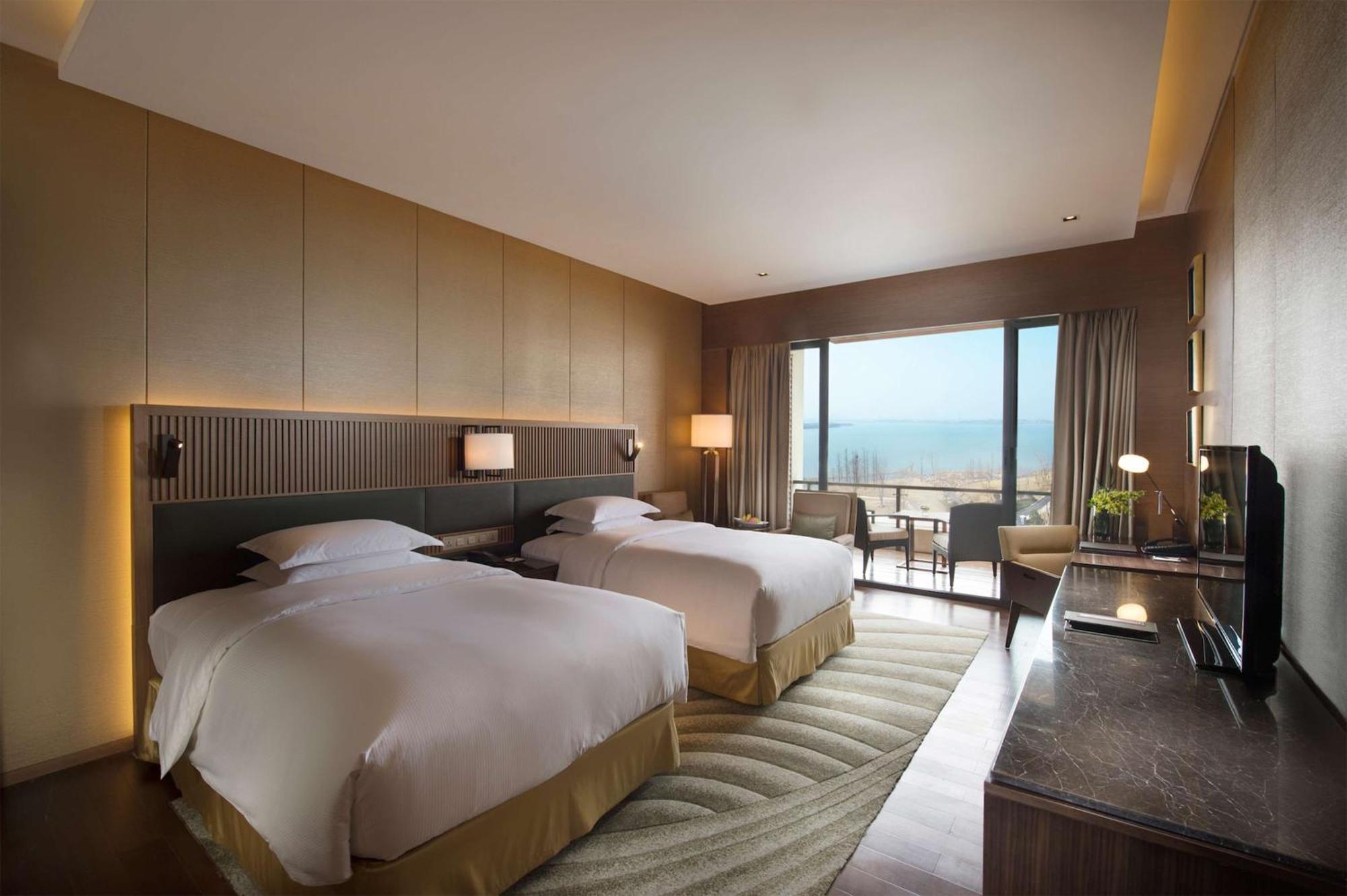 Hilton Wuhan Optics Valley Kültér fotó