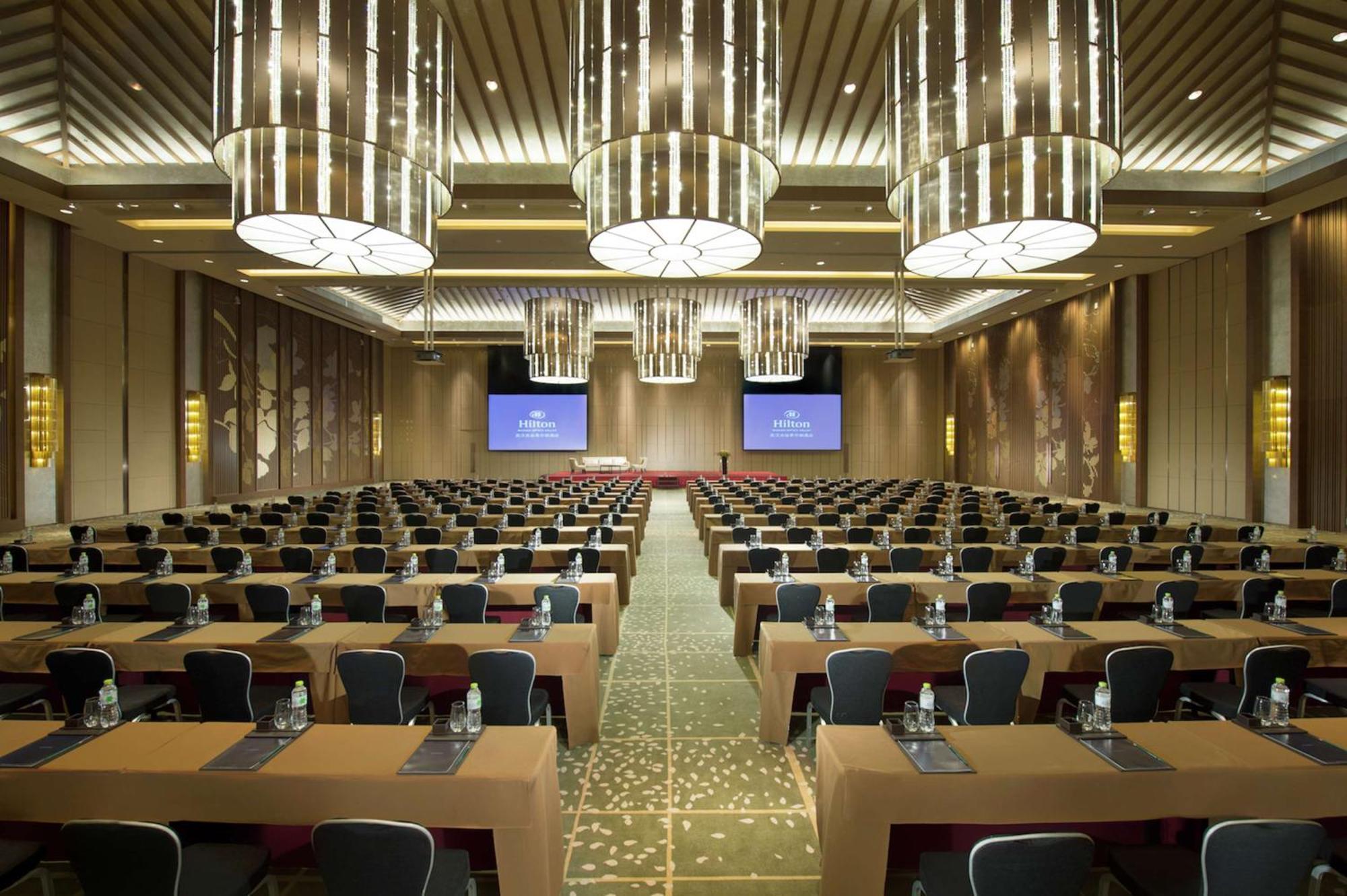 Hilton Wuhan Optics Valley Kültér fotó