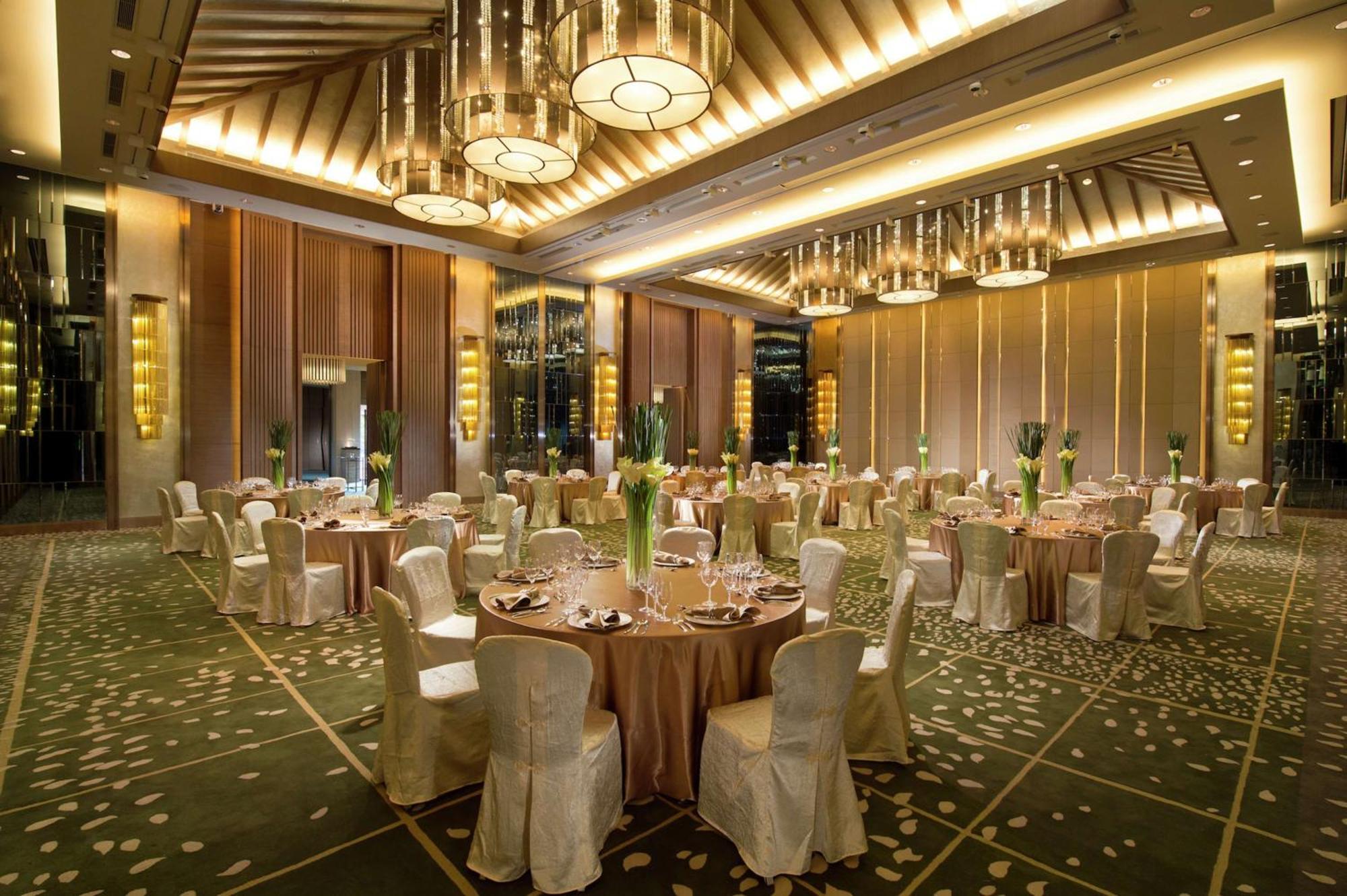 Hilton Wuhan Optics Valley Kültér fotó
