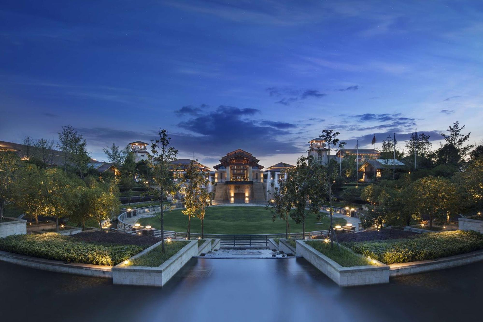 Hilton Wuhan Optics Valley Kültér fotó