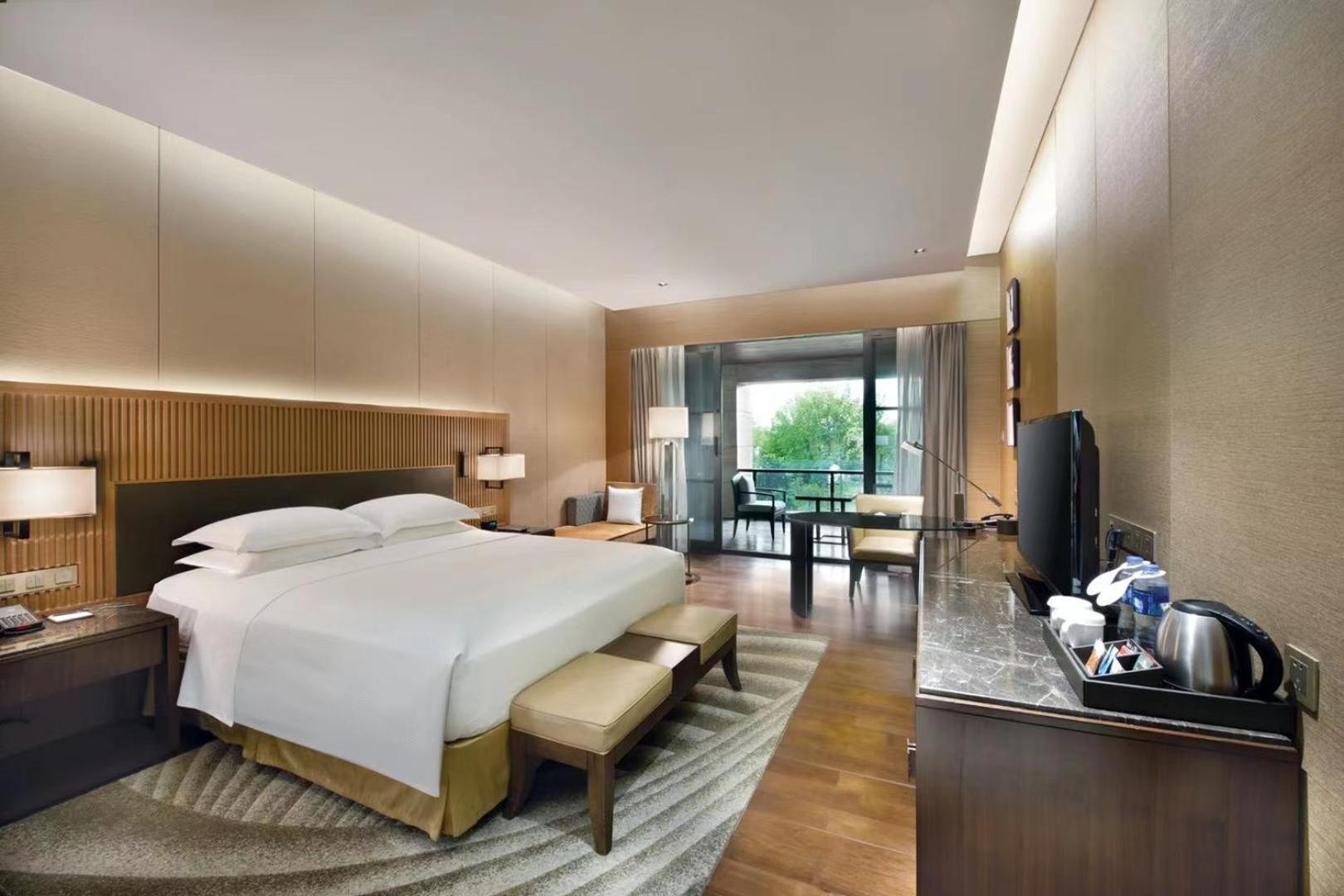 Hilton Wuhan Optics Valley Kültér fotó